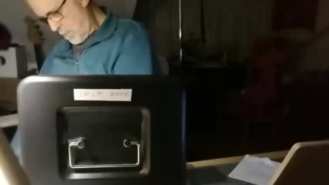 Snapshot of mrcgowler chatting on December 2025 08:04:01 PM mrcgowler online show from December 2025 08:04:01 PM