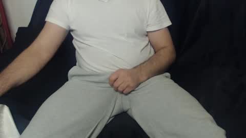 Snapshot of mrhorny_2023 chatting on January 2025 02:32:01 PM Your Mister online show from January 2025 02:32:01 PM