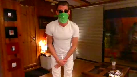 Snapshot of mrlong23cm chatting on December 2024 10:07:02 PM Mr Long online show from December 2024 10:07:02 PM