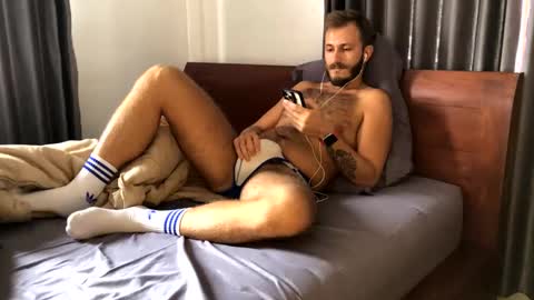 Max online show from October 2025 03:36:02 AM