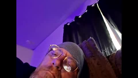 mrnmrsfucks4u online show from April 2026 11:00:02 PM