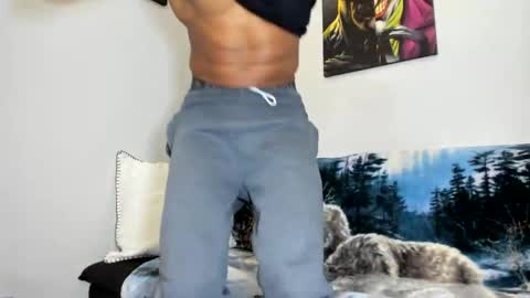 mromg007 online show from February 2025 02:04:01 PM