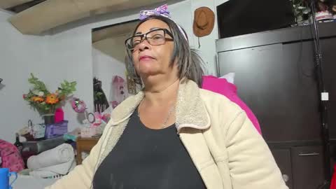 mrs_mommy online show from September 2025 11:04:02 PM