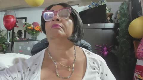 mrs_mommy online show from November 2025 07:12:01 PM