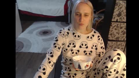 Sasha online show from October 2025 05:41:02 PM