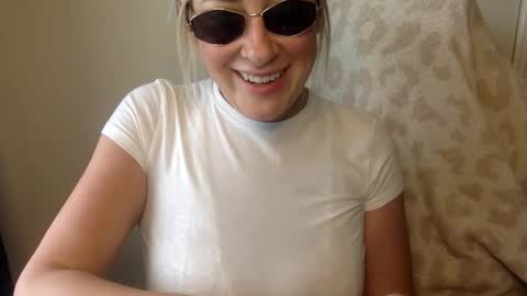 MrsPrissXO online show from April 2026 01:48:02 PM