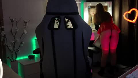 YOUR OWNER online show from November 2025 07:45:02 PM