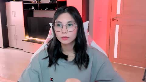 ms_emily_ online show from October 2025 09:30:02 AM