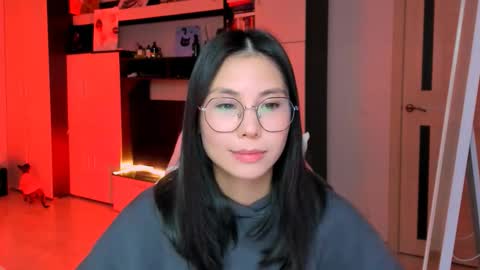 ms_emily_ online show from October 2025 06:08:01 PM