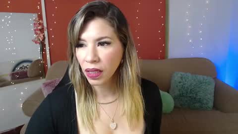 Sofia online show from January 2025 04:54:01 PM