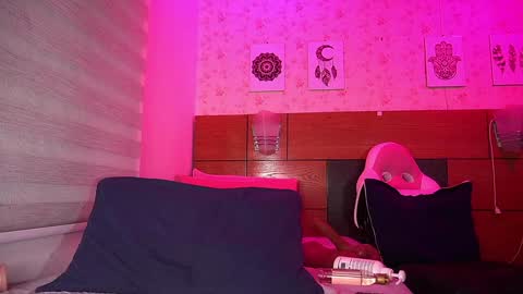 Manuela  online show from January 2025 06:13:01 AM