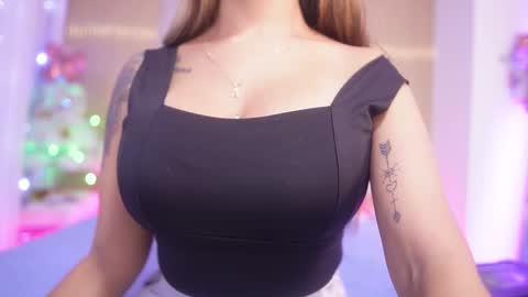 Manuela  online show from December 2025 03:03:02 AM