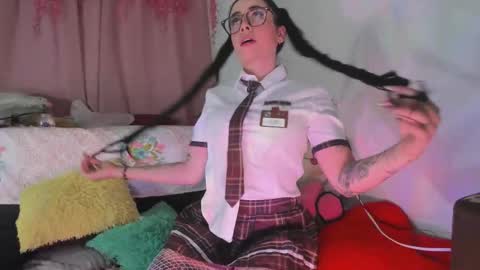 Chloe new account online show from October 2025 10:43:02 PM