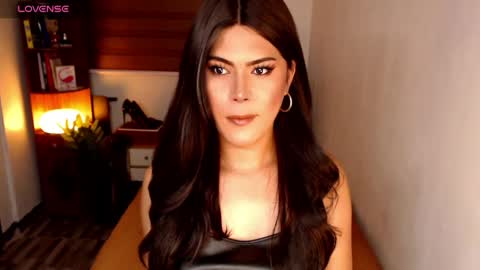 Snapshot of msveeyxo1 chatting on May 2026 08:28:01 PM Veey online show from May 2026 08:28:01 PM
