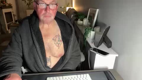 mtb1697 online show from April 2026 10:29:01 PM