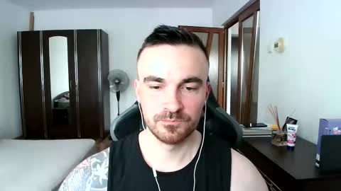 Snapshot of mu5clemania chatting on June 2026 09:02:01 AM Victor online show from June 2026 09:02:01 AM