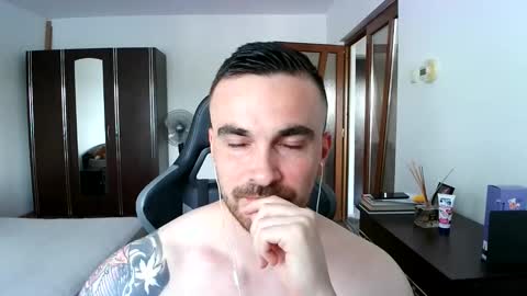 Snapshot of mu5clemania chatting on June 2026 03:01:02 PM Victor online show from June 2026 03:01:02 PM