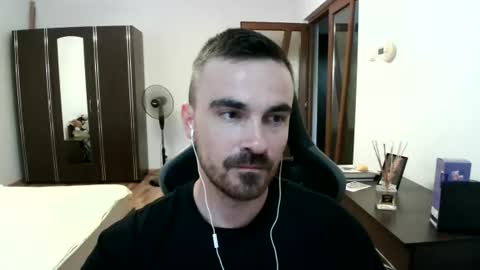 Snapshot of mu5clemania chatting on June 2026 06:12:01 PM Victor online show from June 2026 06:12:01 PM