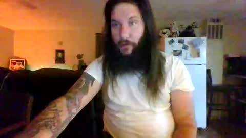 Snapshot of mudge chatting on January 2025 05:37:02 AM Mudge online show from January 2025 05:37:02 AM