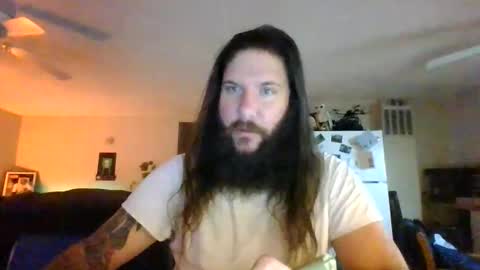 Snapshot of mudge chatting on January 2025 10:05:01 PM Mudge online show from January 2025 10:05:01 PM