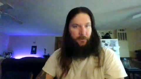 Snapshot of mudge chatting on February 2025 02:20:02 AM Mudge online show from February 2025 02:20:02 AM