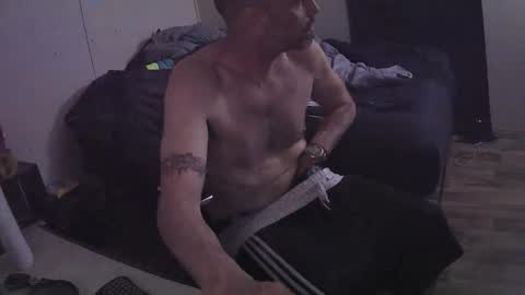 Snapshot of muffdiver718 chatting on May 2026 01:56:02 AM Muffdiver online show from May 2026 01:56:02 AM