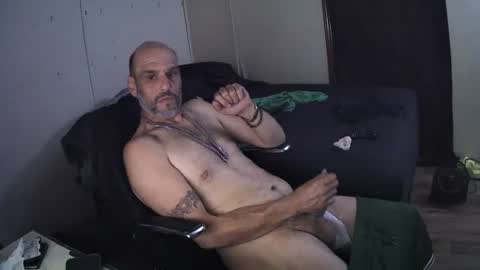 Snapshot of muffdiver718 chatting on June 2026 02:05:01 AM Muffdiver online show from June 2026 02:05:01 AM