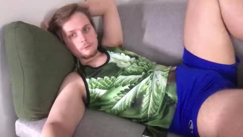 Snapshot of muffin__men chatting on December 2025 09:29:02 AM muffin men online show from December 2025 09:29:02 AM