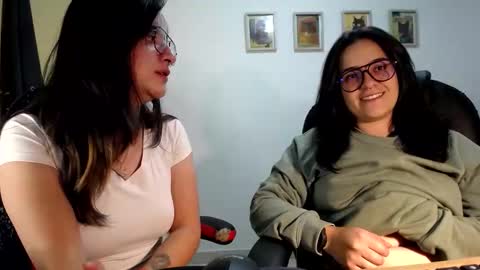 Snapshot of multiorgasmic_6 chatting on October 2025 02:44:01 AM Dani and Alex online show from October 2025 02:44:01 AM
