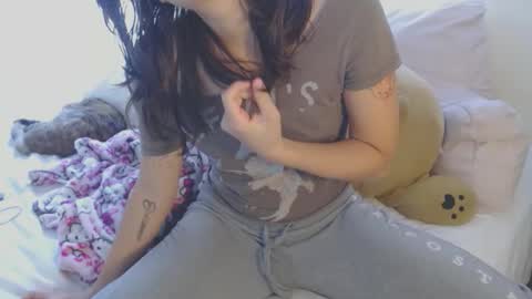   online show from December 2025 06:25:01 PM