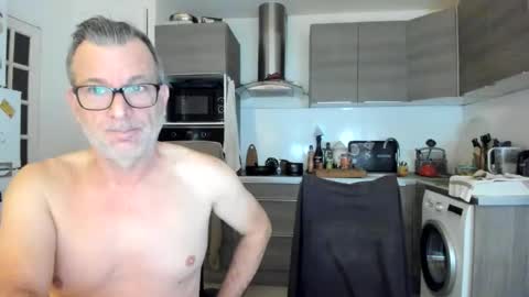 LOVELY JULIA  Peter DAY online show from November 2025 08:51:05 AM