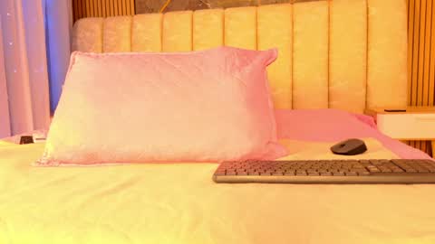 Tell me Sofi  online show from April 2026 03:06:01 AM