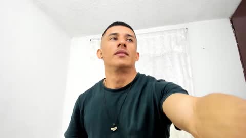 Muscle Man online show from November 2025 01:36:01 AM