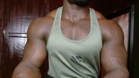 musclegod23 online show from April 2026 08:40:01 AM