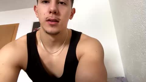 musclejunge72 online show from December 2024 11:04:02 AM