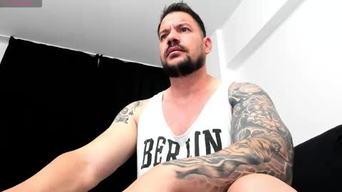 MuscleMonster31 online show from September 2025 11:21:01 PM