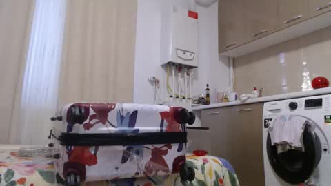 Snapshot of musclesqueen chatting on December 2024 02:11:02 PM MusclesQueen online show from December 2024 02:11:02 PM