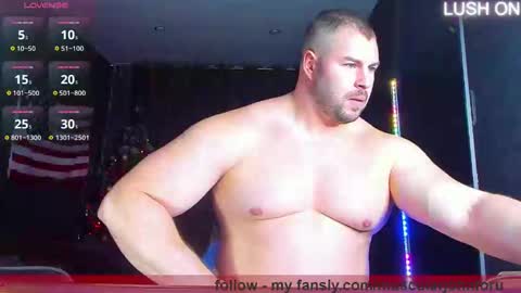 Snapshot of muscularjohnforu chatting on January 2025 07:04:02 PM click icon for peach  online show from January 2025 07:04:02 PM