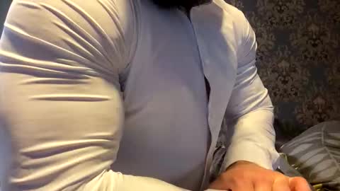 Snapshot of muscularjuggler chatting on September 2025 01:41:02 AM muscularjuggler online show from September 2025 01:41:02 AM