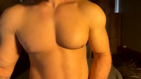 Snapshot of muscularjuggler chatting on May 2026 02:30:02 AM muscularjuggler online show from May 2026 02:30:02 AM