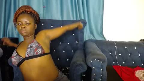 Snapshot of muse_melanin chatting on February 2026 01:42:02 AM Milly online show from February 2026 01:42:02 AM