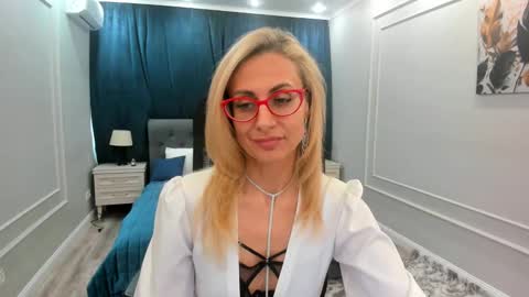 Diana online show from February 2025 11:41:02 AM