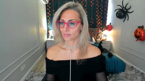 Diana online show from October 2025 11:31:01 AM