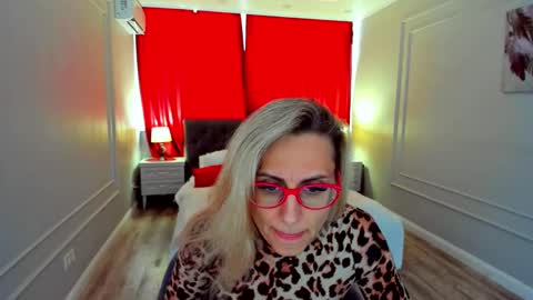 Snapshot of museofstage chatting on April 2026 11:35:02 AM Diana online show from April 2026 11:35:02 AM