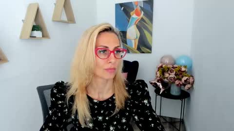 Snapshot of museofstage chatting on May 2026 11:29:01 AM Diana online show from May 2026 11:29:01 AM