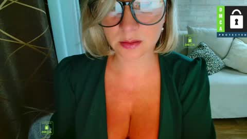 Snapshot of music_fairy chatting on May 2026 10:01:01 AM Lana online show from May 2026 10:01:01 AM