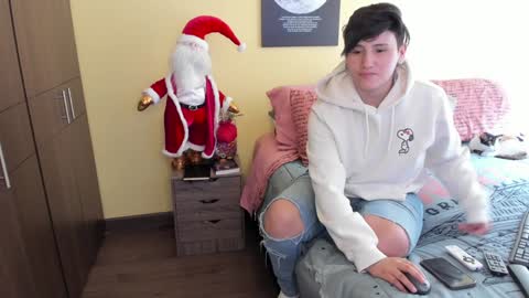 Snapshot of musicayluna chatting on December 2024 03:09:02 PM VALENTINA Luna online show from December 2024 03:09:02 PM