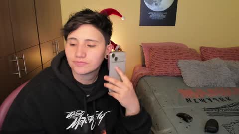 Snapshot of musicayluna chatting on December 2024 01:59:02 AM VALENTINA Luna online show from December 2024 01:59:02 AM