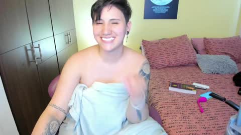 Snapshot of musicayluna chatting on January 2025 05:56:01 AM VALENTINA Luna online show from January 2025 05:56:01 AM