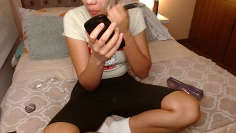 Snapshot of musicayluna chatting on February 2025 09:35:02 AM VALENTINA Luna online show from February 2025 09:35:02 AM